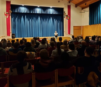 Gewalt und Drogen müssen in Südtirol mehr zum Thema werden